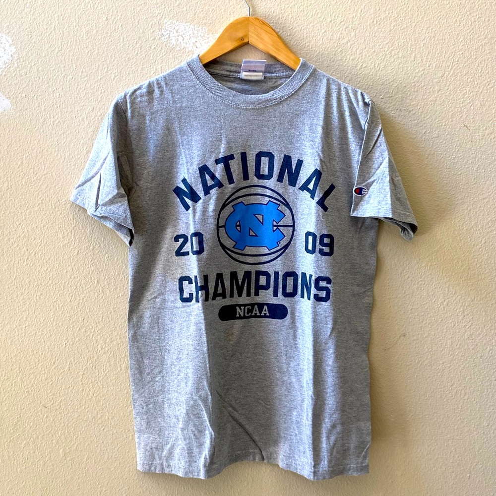 Champion Gray North Carolina NCAA National Champions Tee size M {377}